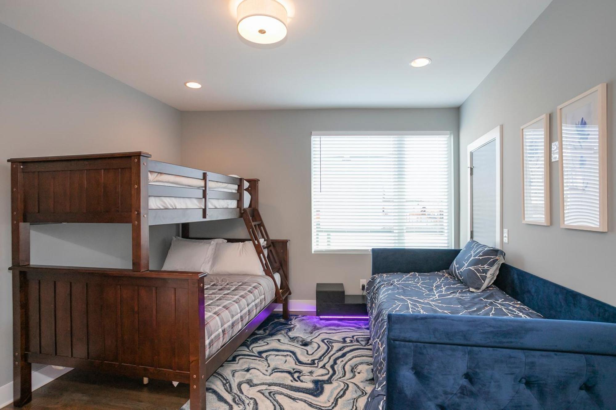 Luxury Townhome Skyline Views Mins To Dt Nashville Exterior photo
