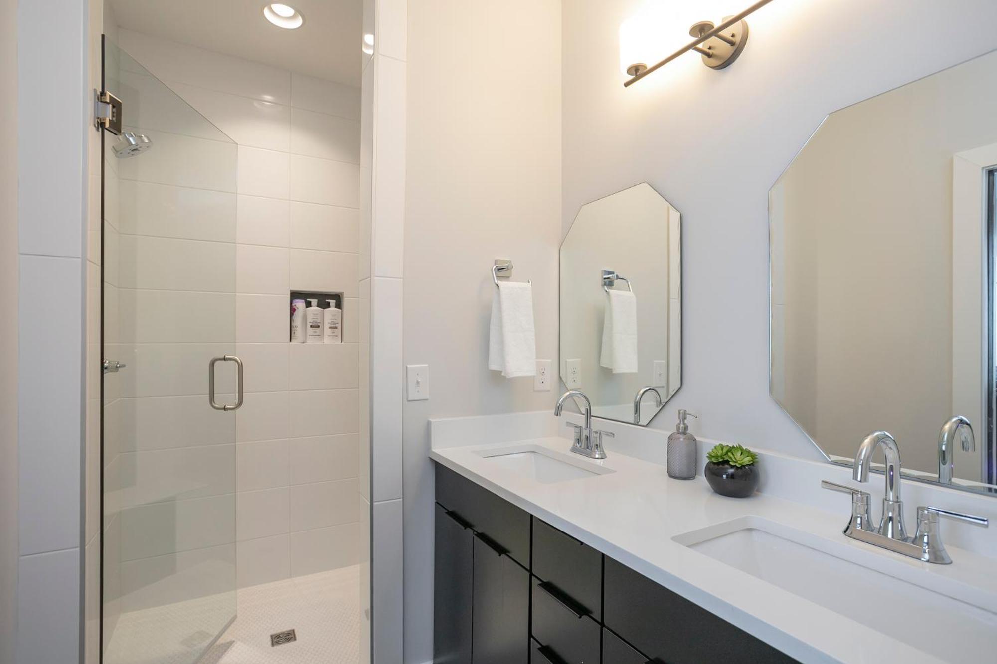 Luxury Townhome Skyline Views Mins To Dt Nashville Exterior photo